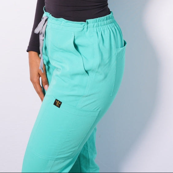 (40% Presale Discount) The Modern Medic – Tailored Comfort Scrubs
